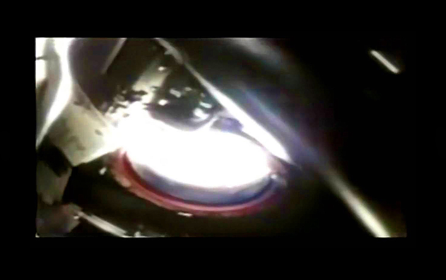 Apollo 11Cylinder UFO amd astronaut